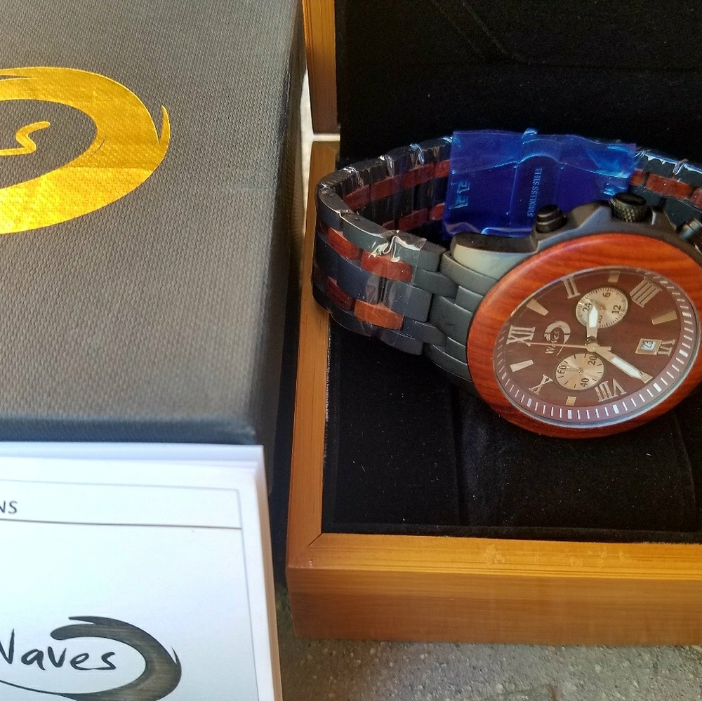 NEW!! Made in USA Waves Men's Watch - Picture 2 of 8